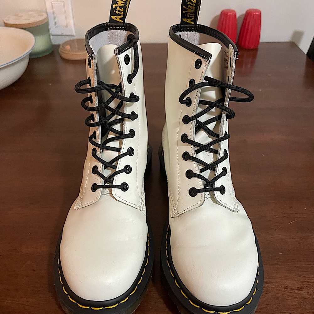 DR. MARTENS WHITE 1460 LEATHER WOMEN'S BOOTS SIZE 10 AS IS